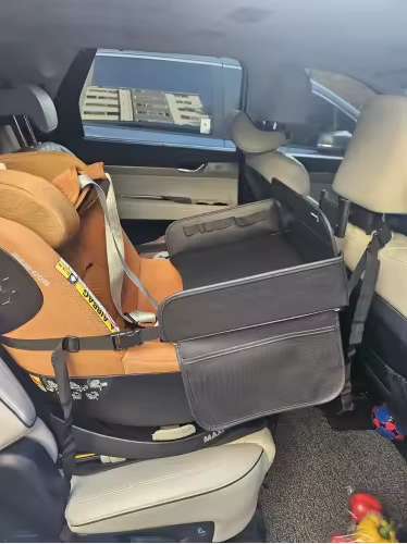 Table de dessin et plateau repas pour enfant en voiture